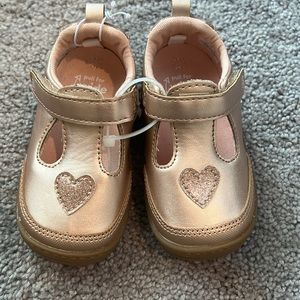 Mariella size 5 toddler shoes never worn rose gold